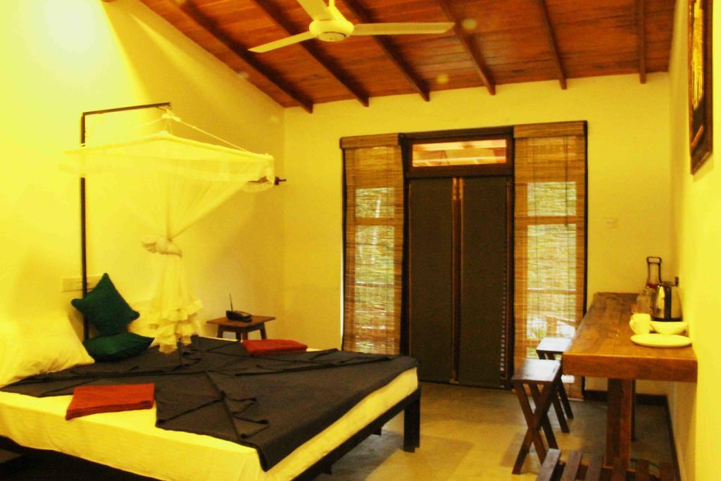 Rowinrich Cottages Ела Екстериор снимка