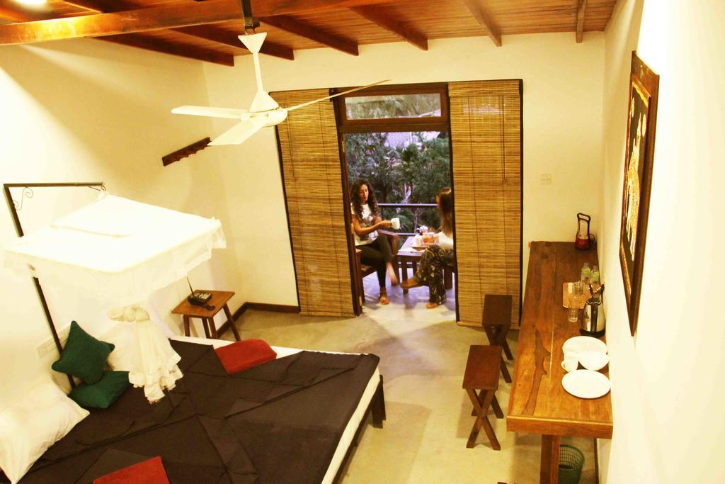 Rowinrich Cottages Ела Екстериор снимка