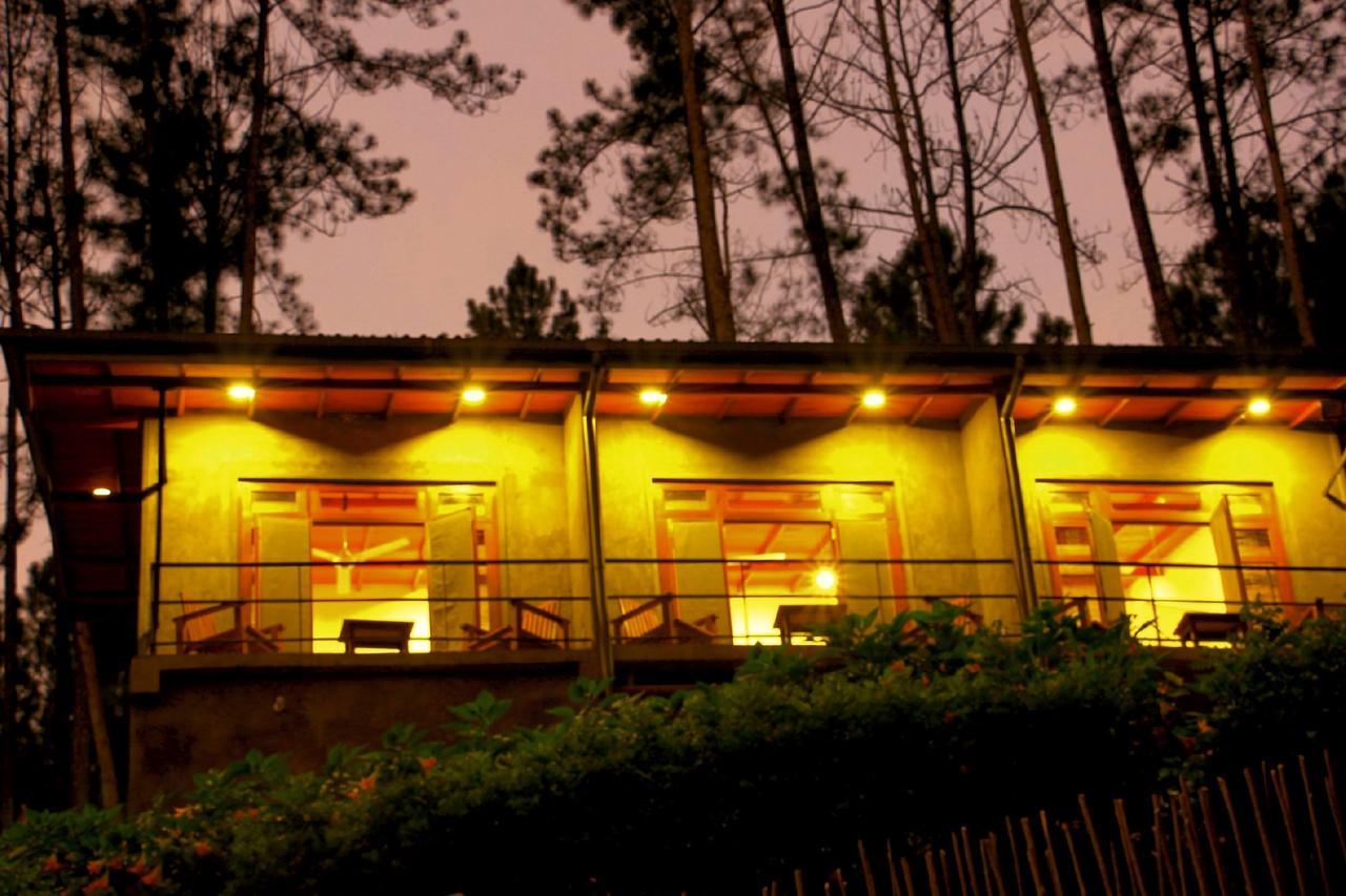 Rowinrich Cottages Ела Екстериор снимка
