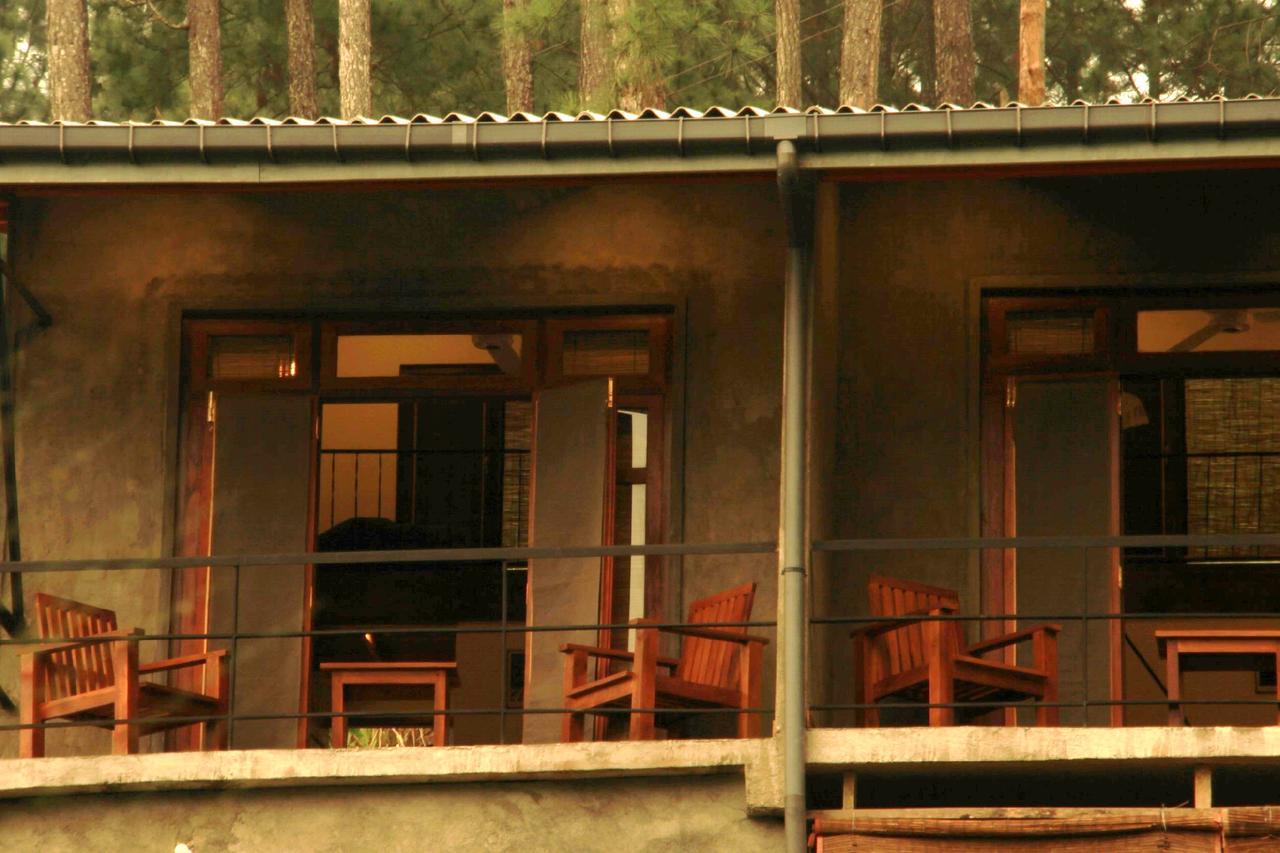 Rowinrich Cottages Ела Екстериор снимка