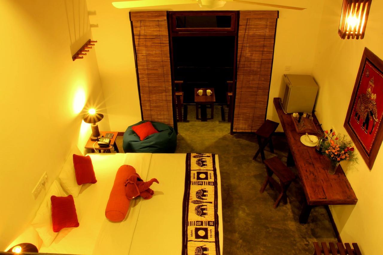 Rowinrich Cottages Ела Екстериор снимка