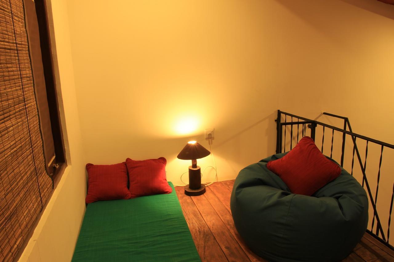 Rowinrich Cottages Ела Екстериор снимка