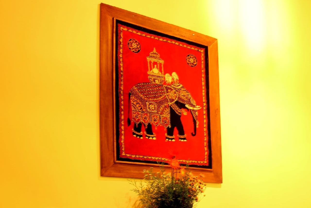 Rowinrich Cottages Ела Екстериор снимка